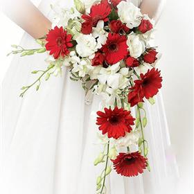 fwthumbRed & White Shower Bouquet.jpg